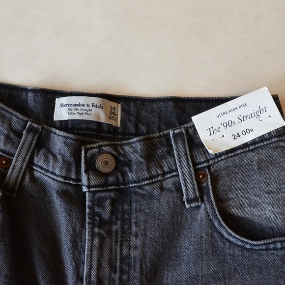 NWT Abercrombie & Fitch The 90's Straight Jean Ultra High Rise Jean - Picture 1 of 5